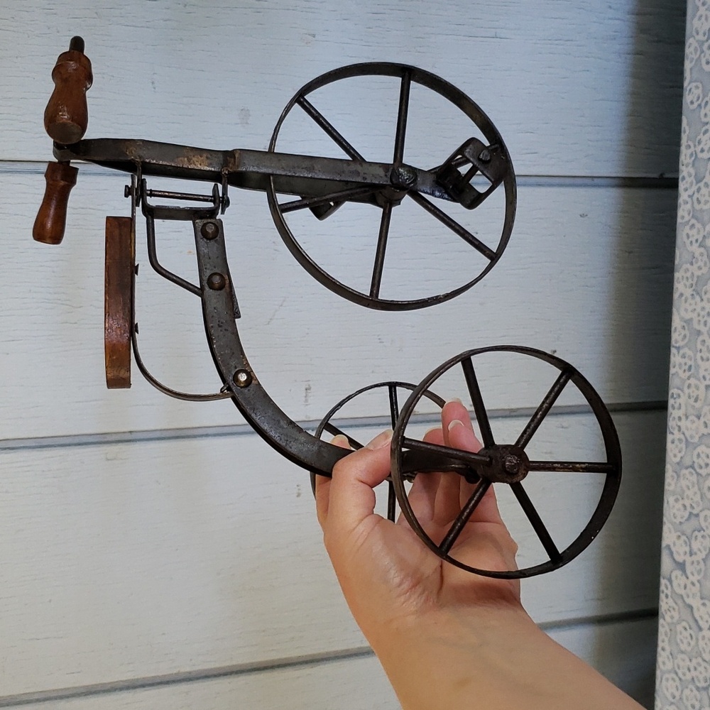 Vintage Metal Tricycle Toy Metal Bicycle Vintage Toy Bicycle Decor - Picture 15 of 15